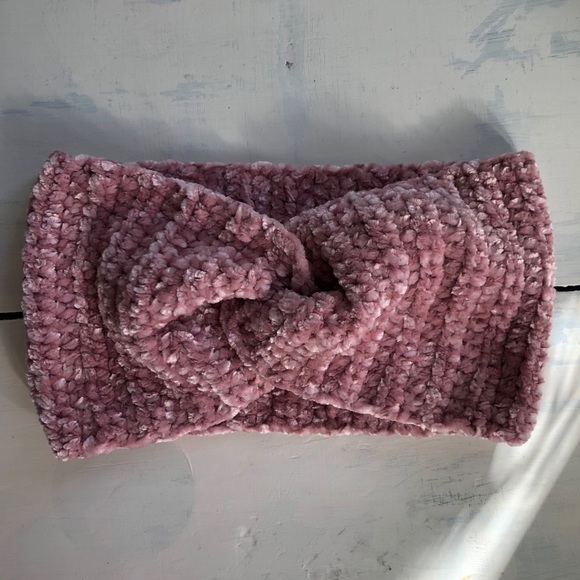 Handmade Velvet Headband - Picture 7 of 7